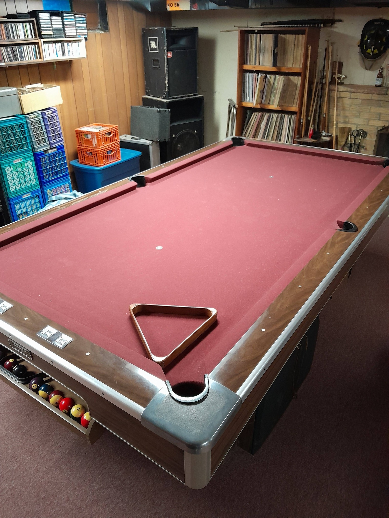 What is the model and worth of this Brunswick pool table?