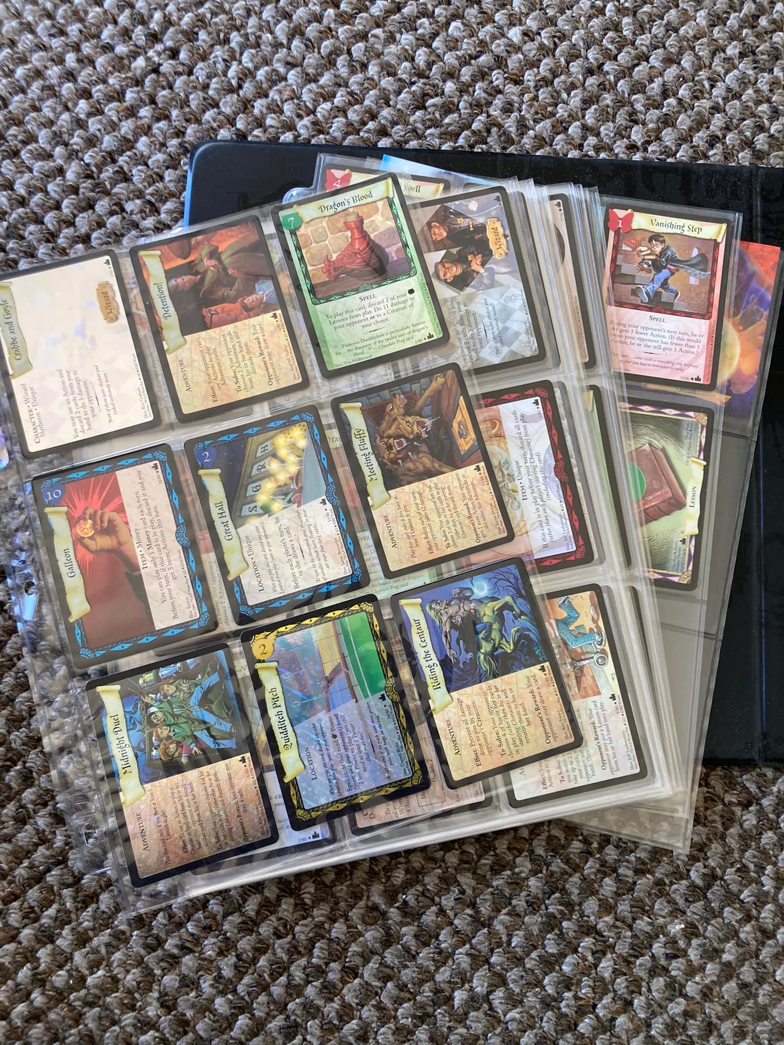 harry potter card binder Dragon Shield Zipster  Hogwarts Crest Zipster Binder  Trading Cards  Card Compatible with Pokemon, Yugioh, Magic The Gathering, MTG, TCG, OCG, and Hockey Cards quality trading card binder with durable Xenoskin cover can be completely closed with a zipper CARDS HARRY POTTER PRISIONERO DE