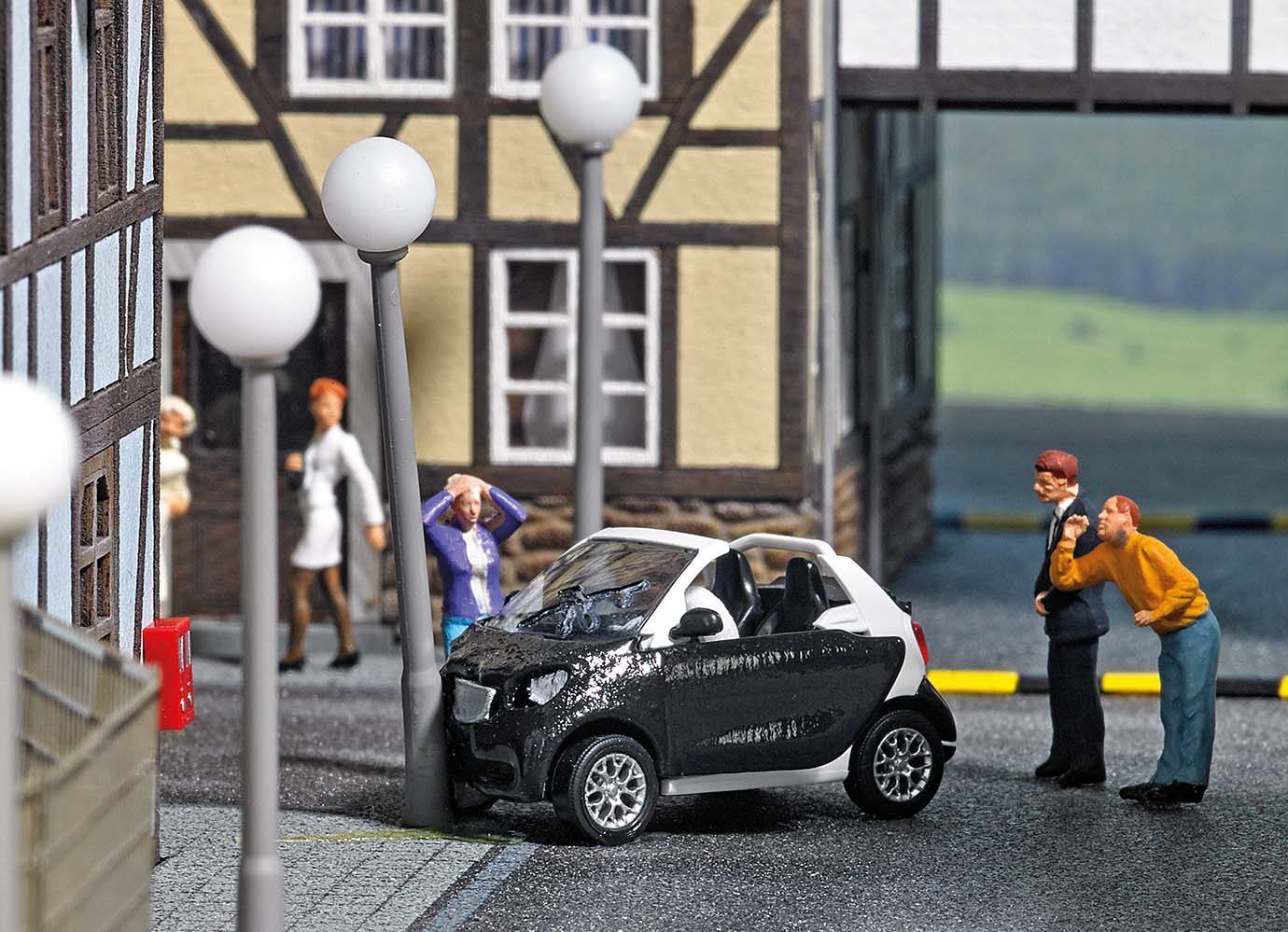Zelf ook kleine ludieke scenes maken... - Modelspoorgigant
