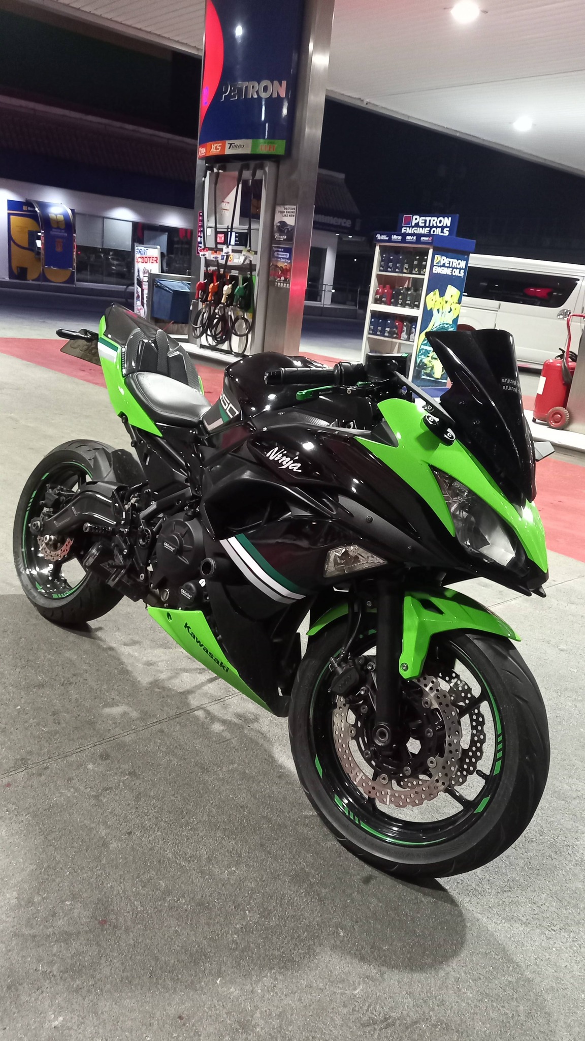 Kawasaki Ninja 650 2017 KRT edition