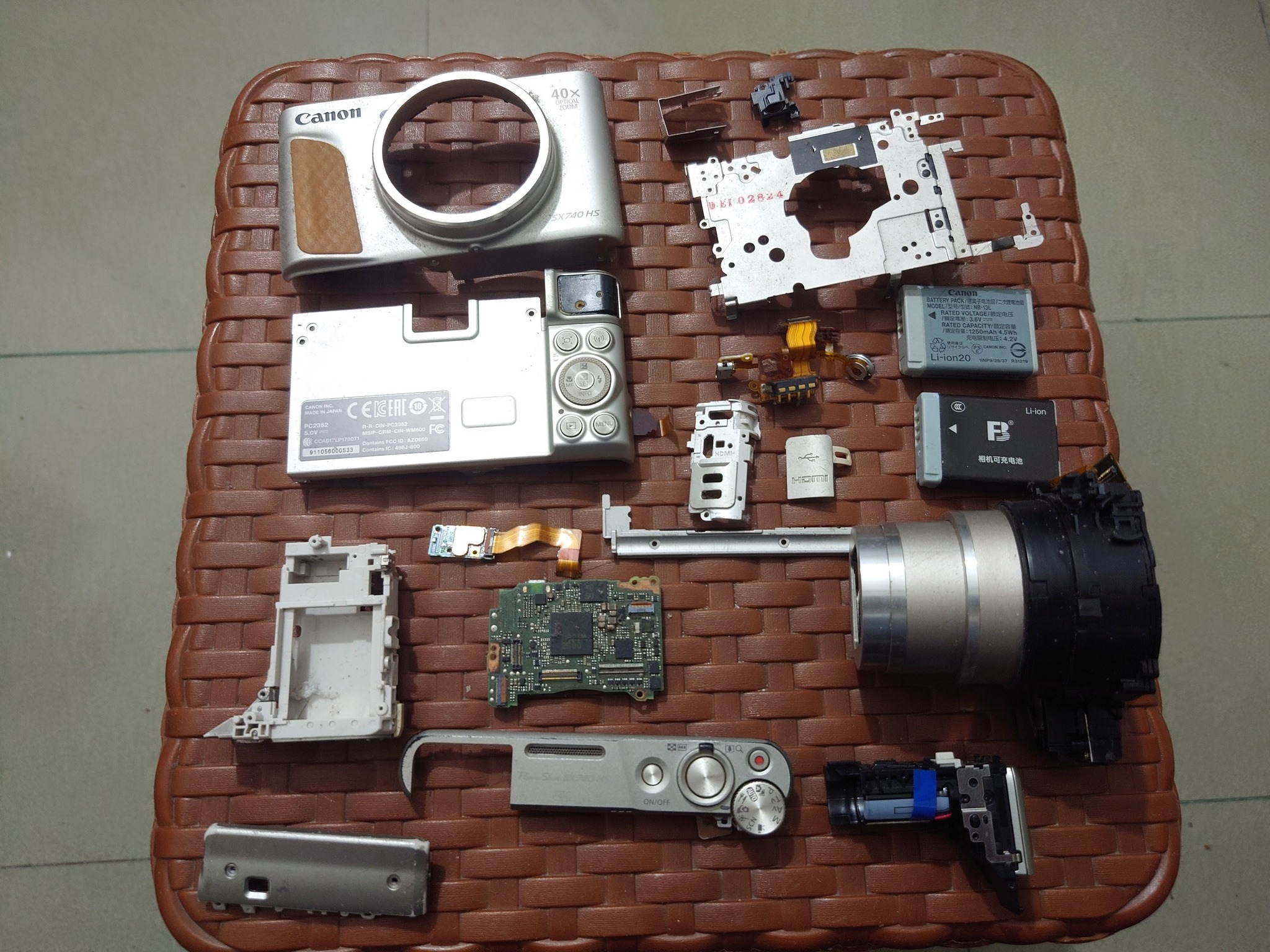 【ジャンク修理不可能】Canon PowerShot SX740 HS 本体 ジャンク品】Canon PowerShot SX740HS 部品取り・修理用