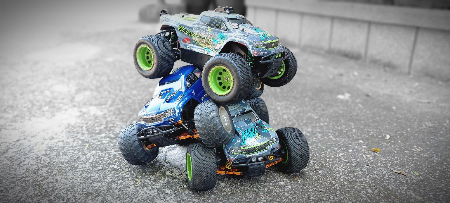Small truck. Savage power. 💥 The Savage XS Flux brings everything