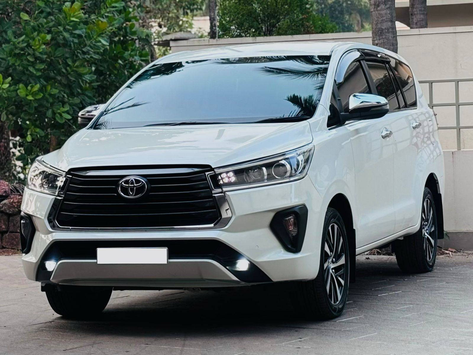 INNOVA CRYSTA 2.4 GX PLUS 8 SEATER DIESEL 2021 AUGUST MONTH SINGLE