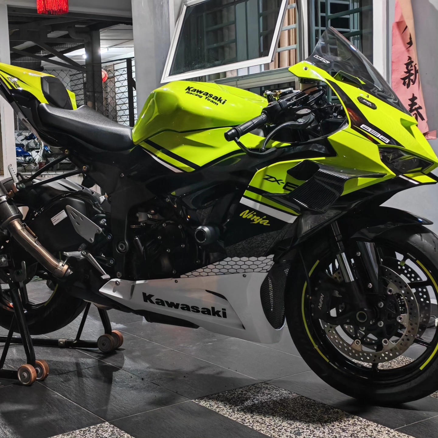 New clothes. #kawasaki #kawasakiracingteam #wssp #zx6r #川崎