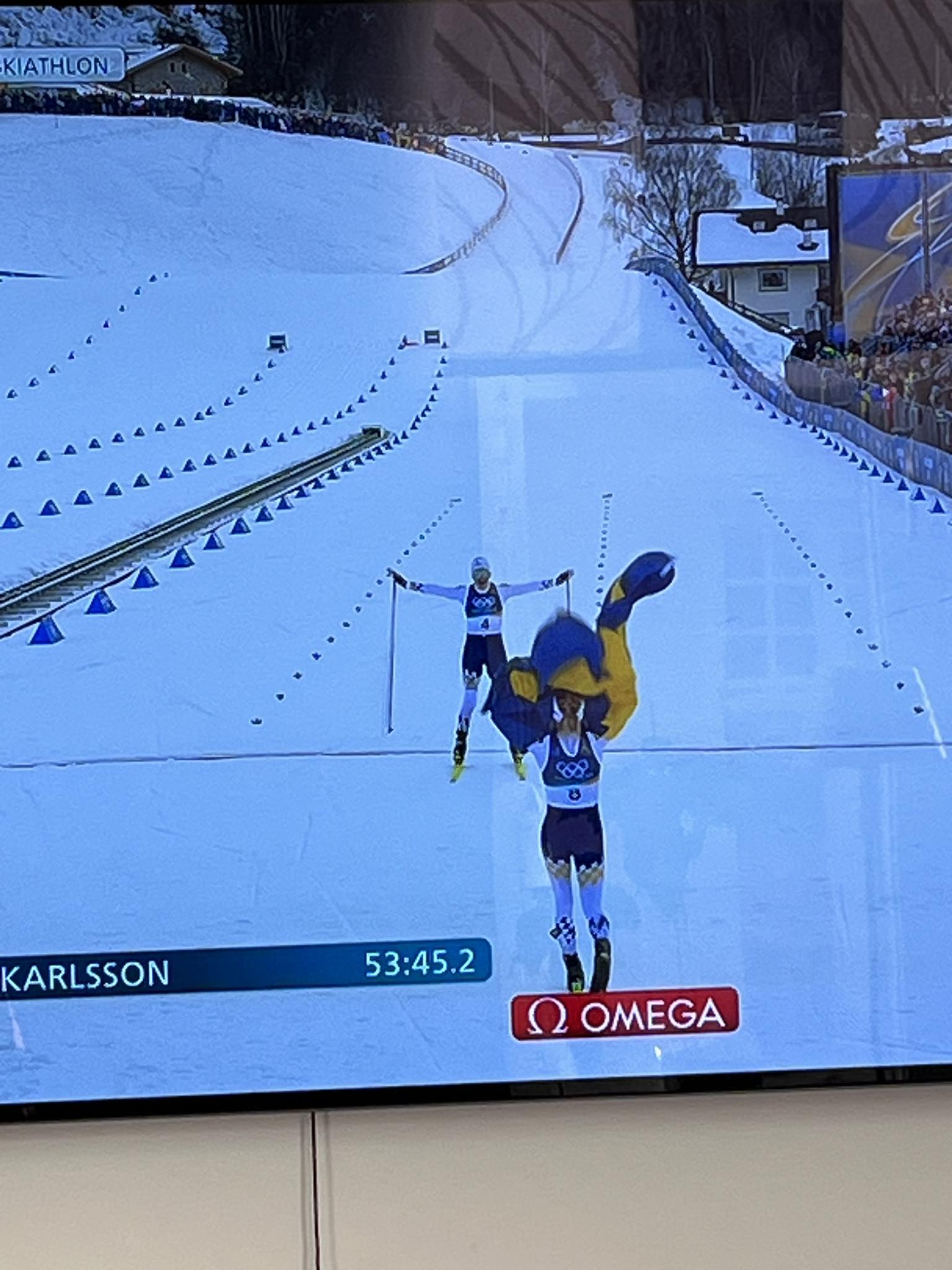 Lars - Frida Karlsson och Ebba Andersson vinner och det är banne mig så ...