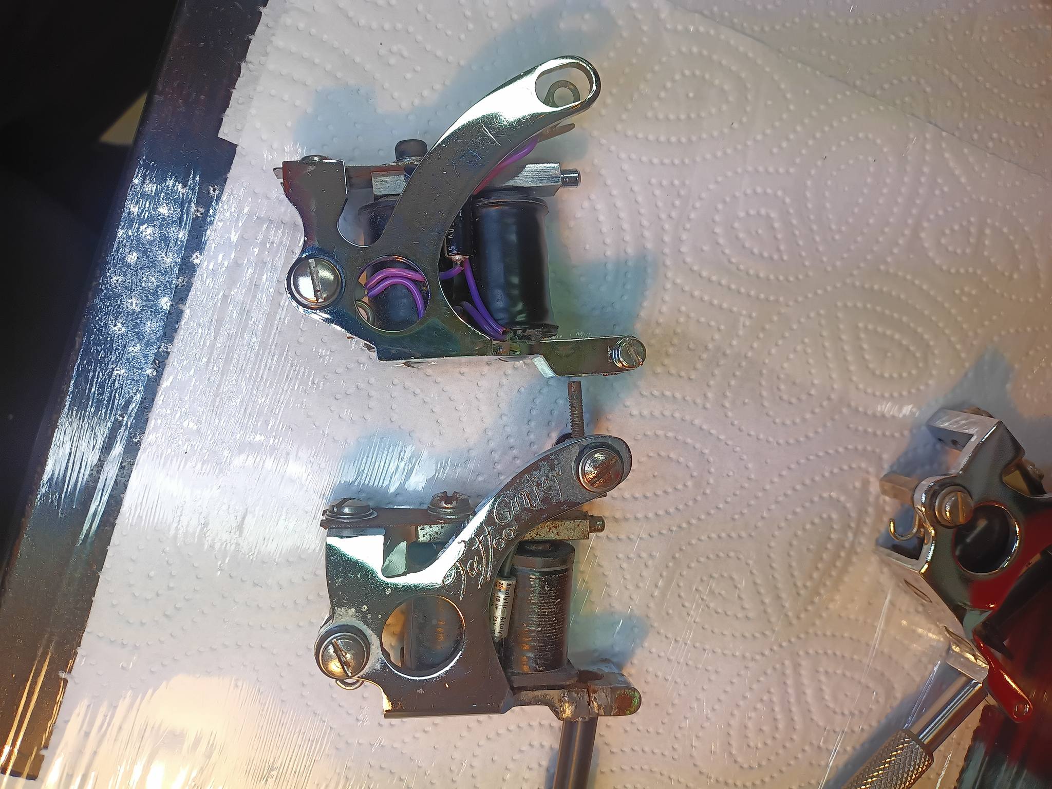 What is the origin of this vintage tattoo machine with Spaulding