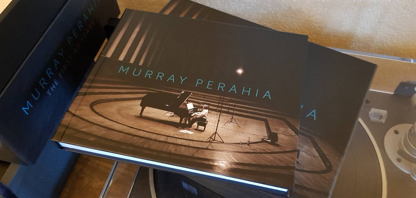 Murray Perahia is one of my all time favourite pianists. I was 