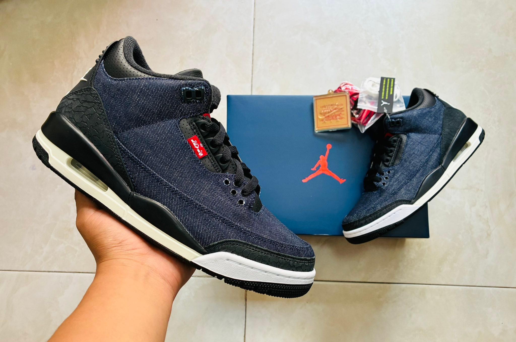 26.5cm levi's × jordan 4 Nike Huarache Original Estado : Cómo nuevo Talla : 8.5 US / 26.5
