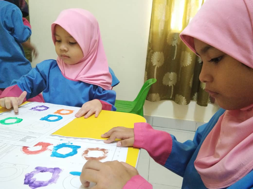 Aktiviti kelas bahasa... - Tadika Little Ra'id Bukit Gambang | Facebook