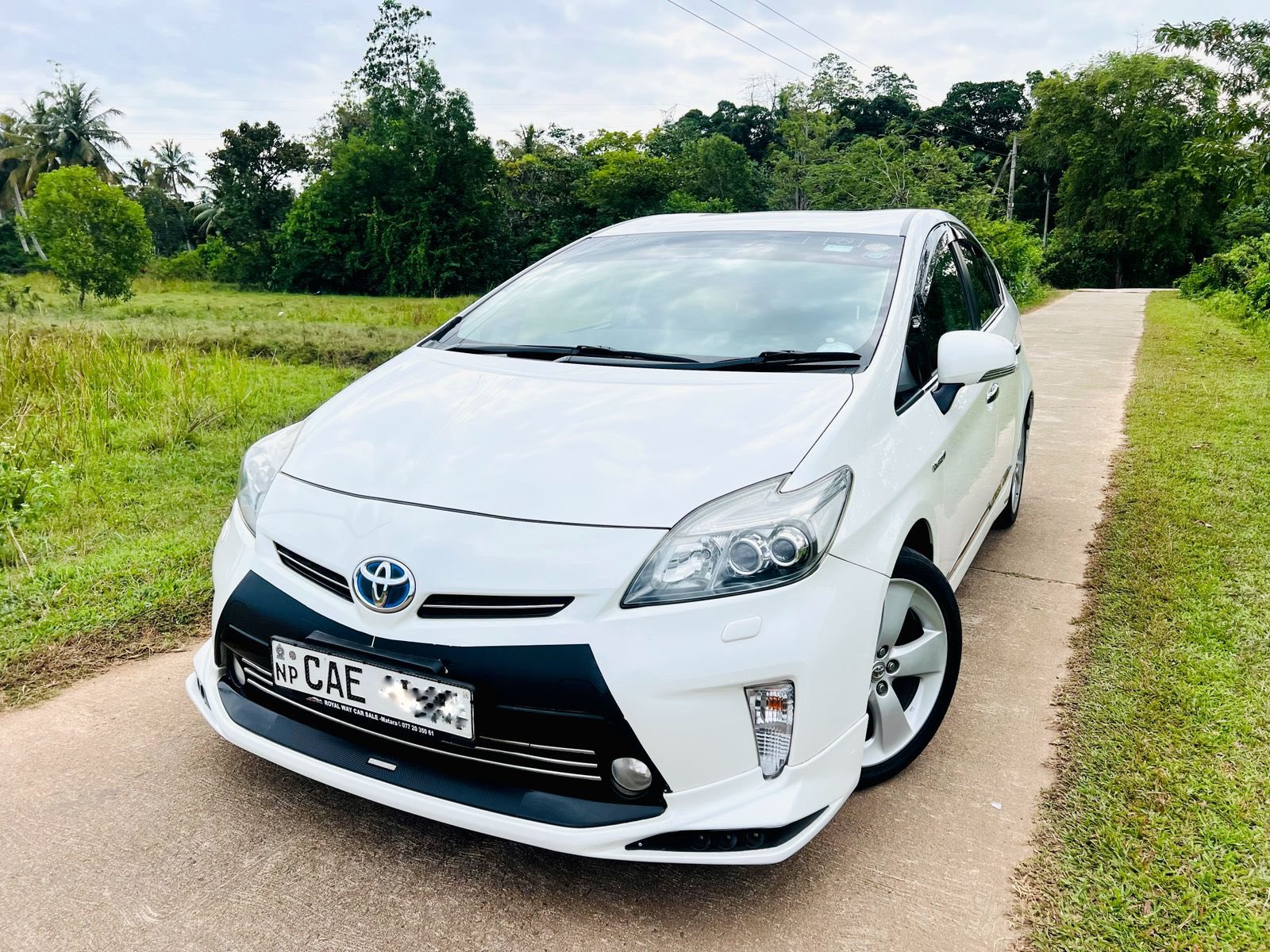 FOR SALE ??? TOYOTA PRIUS S TOURING YOM - 2013 YOR - 2014 2nd 