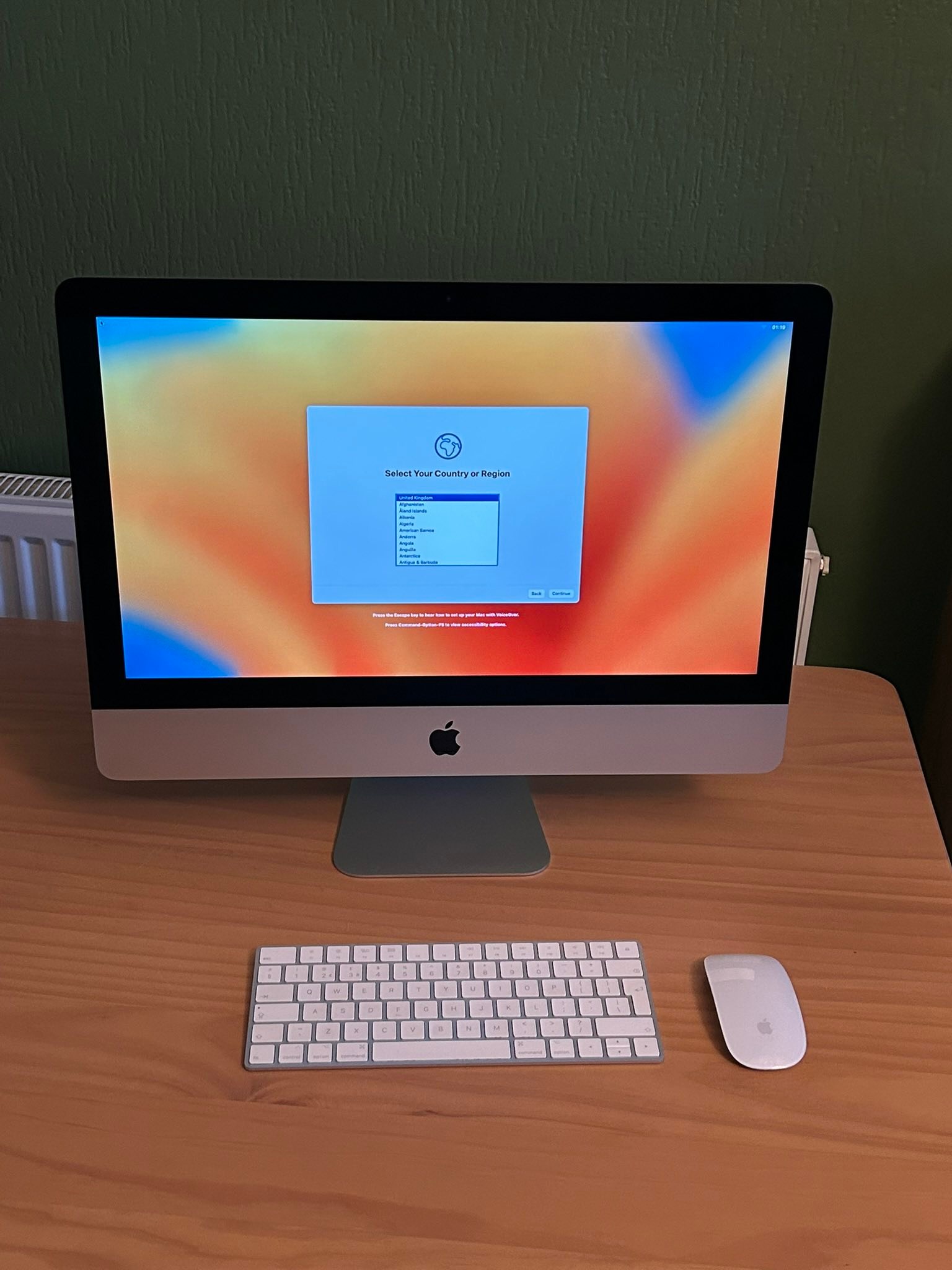 2017 21.5” iMac for sale in excellent condition, will come in