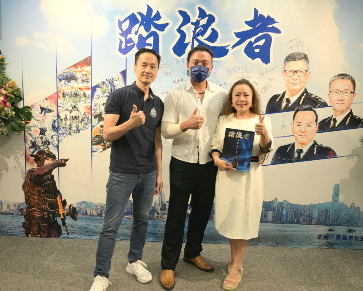 周逸 - 周逸 added a new photo.