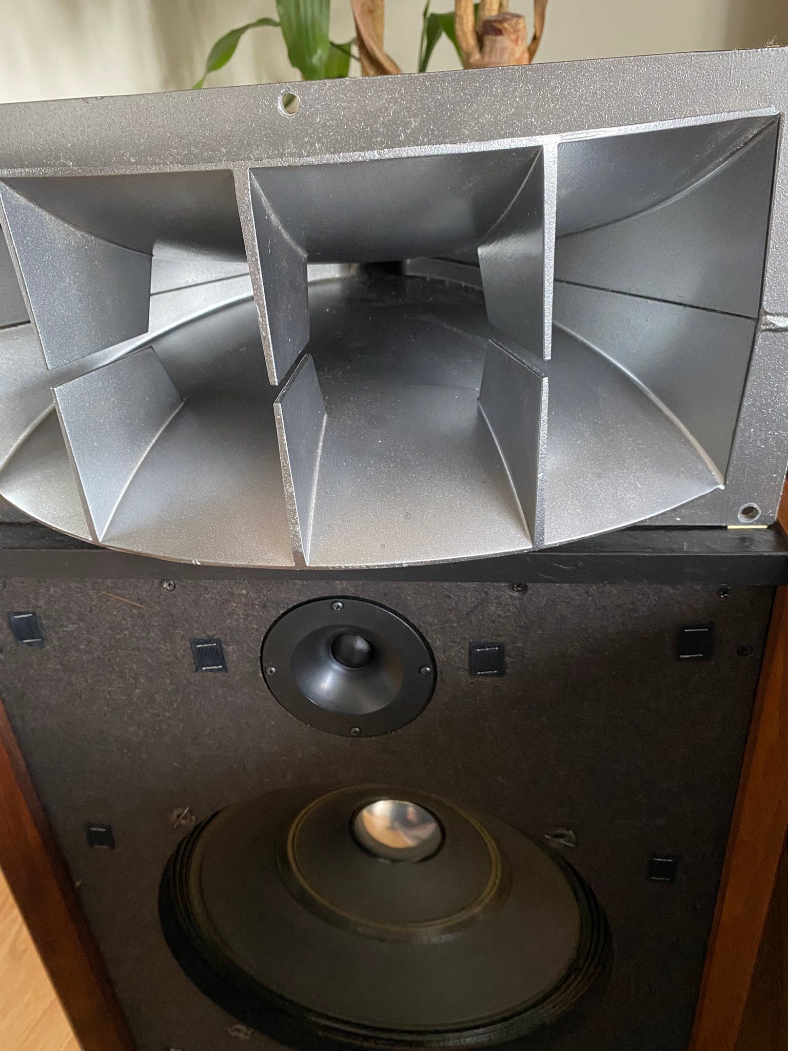 Altec horn 811B + 806A-8ohm Altec 420 Crossover at 1200hz