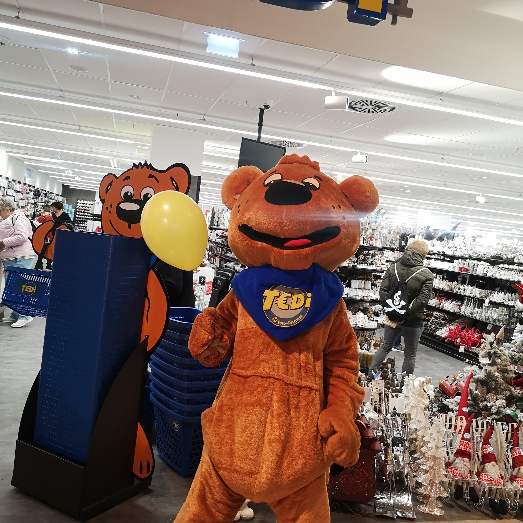 Werbung: Juhu, heute hat TEDi Deutschland bei uns eröffnet! 🎉 Schaut vorbei, vielleicht entdeckt ihr den TEDi-Bär mit seinen Goodies 🐻👋
