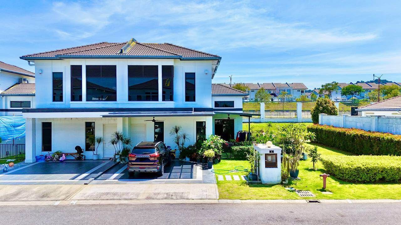 RUMAH CANTIK ‼️ END LOT ! 2 Storey Terrace Avenham Garden @ Eco ...