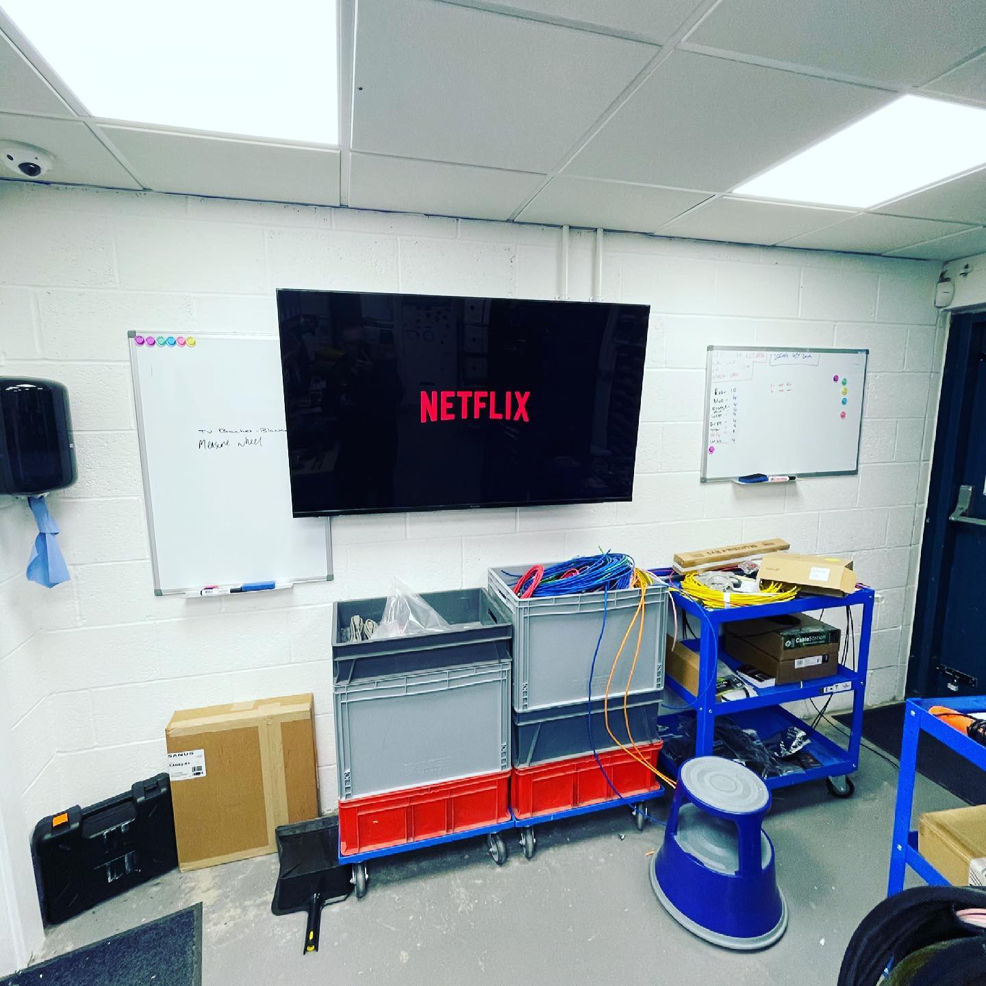 Art of Smart - RACK BUILD & CHILL 😜 65 inch Panasonic TV... | Facebook