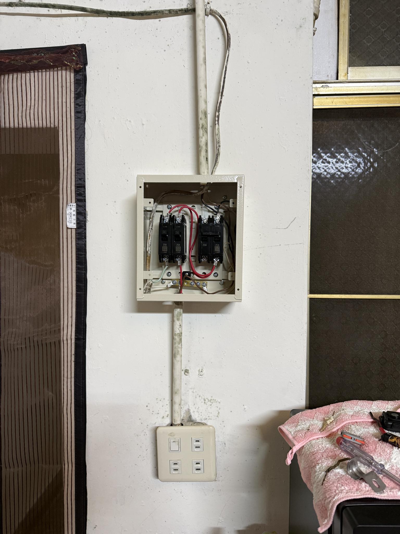 水電DIY技術研習社 | 請教一下，若接副電箱只需110v可以用2p nfb的一次側接上火線和中線線嗎 | Facebook