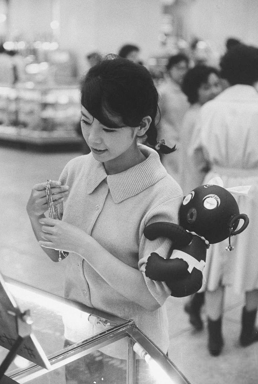 1960年のダッコちゃんブーム・・・ なぜこのようなビニール人形が