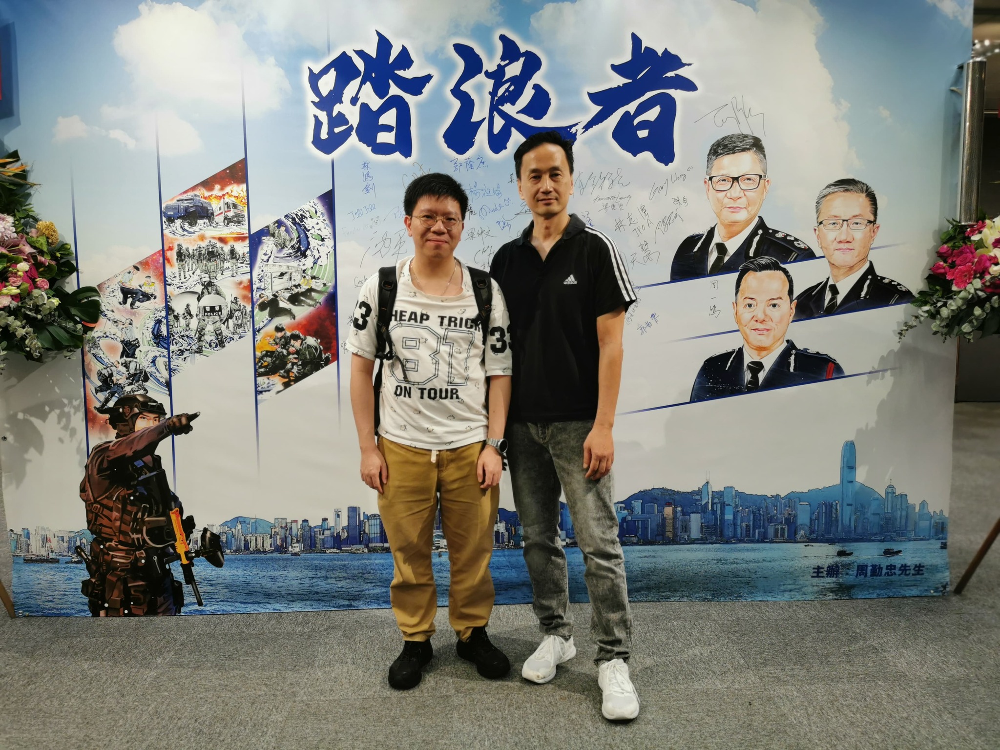 周逸 - 周逸 added a new photo.
