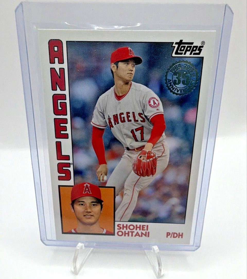 What is the difference between Ohtani rookie cards?