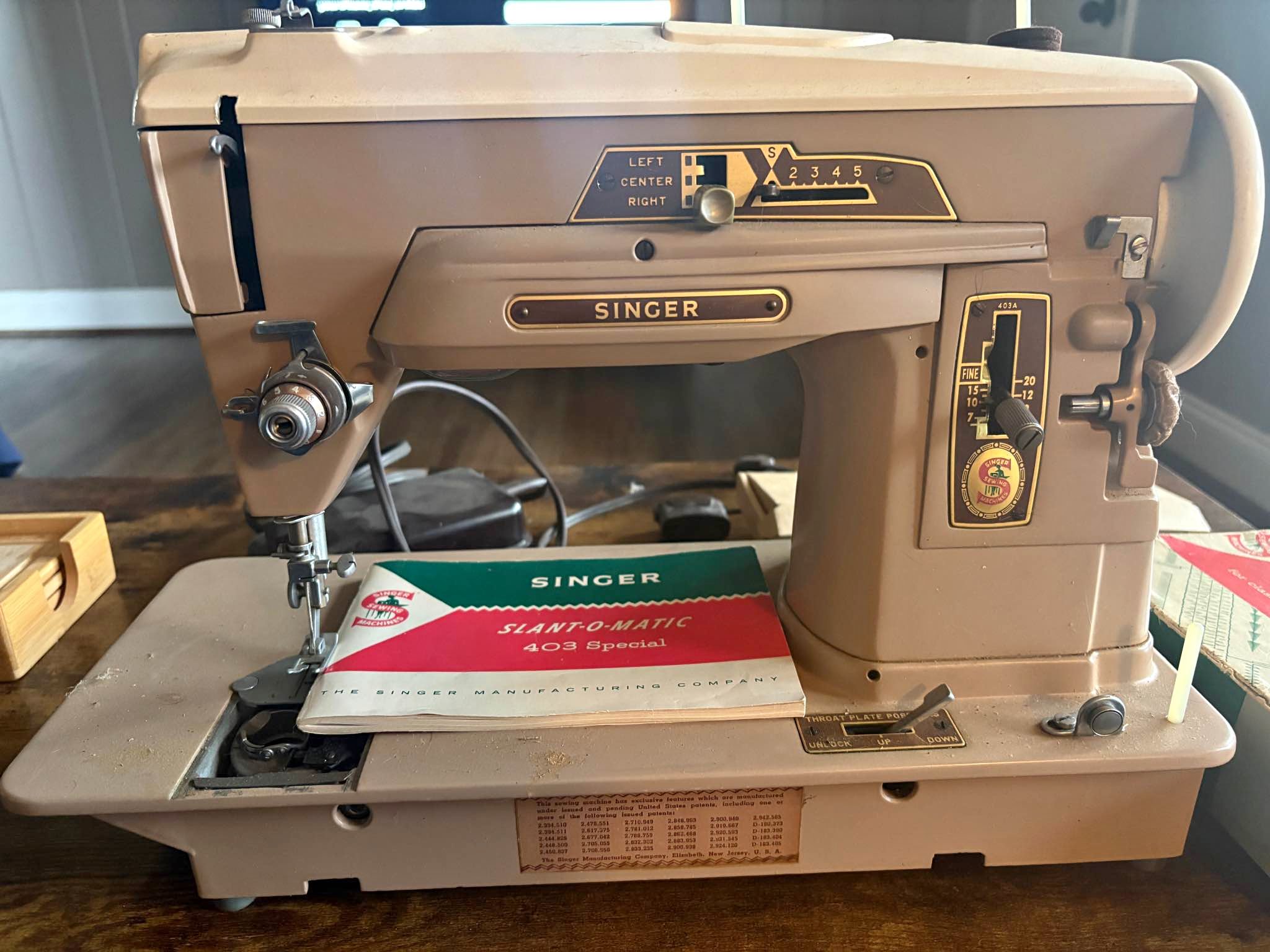 Singer 403A Sewing Machine - Foot Petal/Power Cord Included - Sewing ...