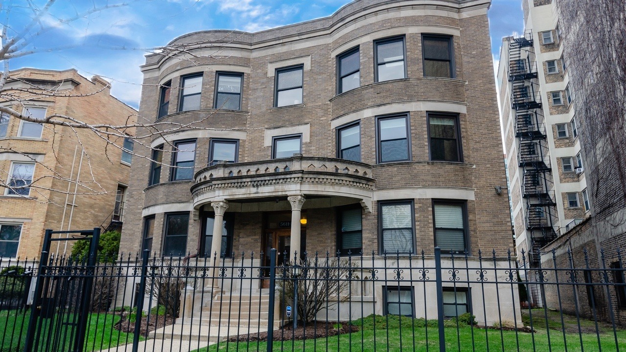 Chicago apartment building at 5611 N. Winthrop history