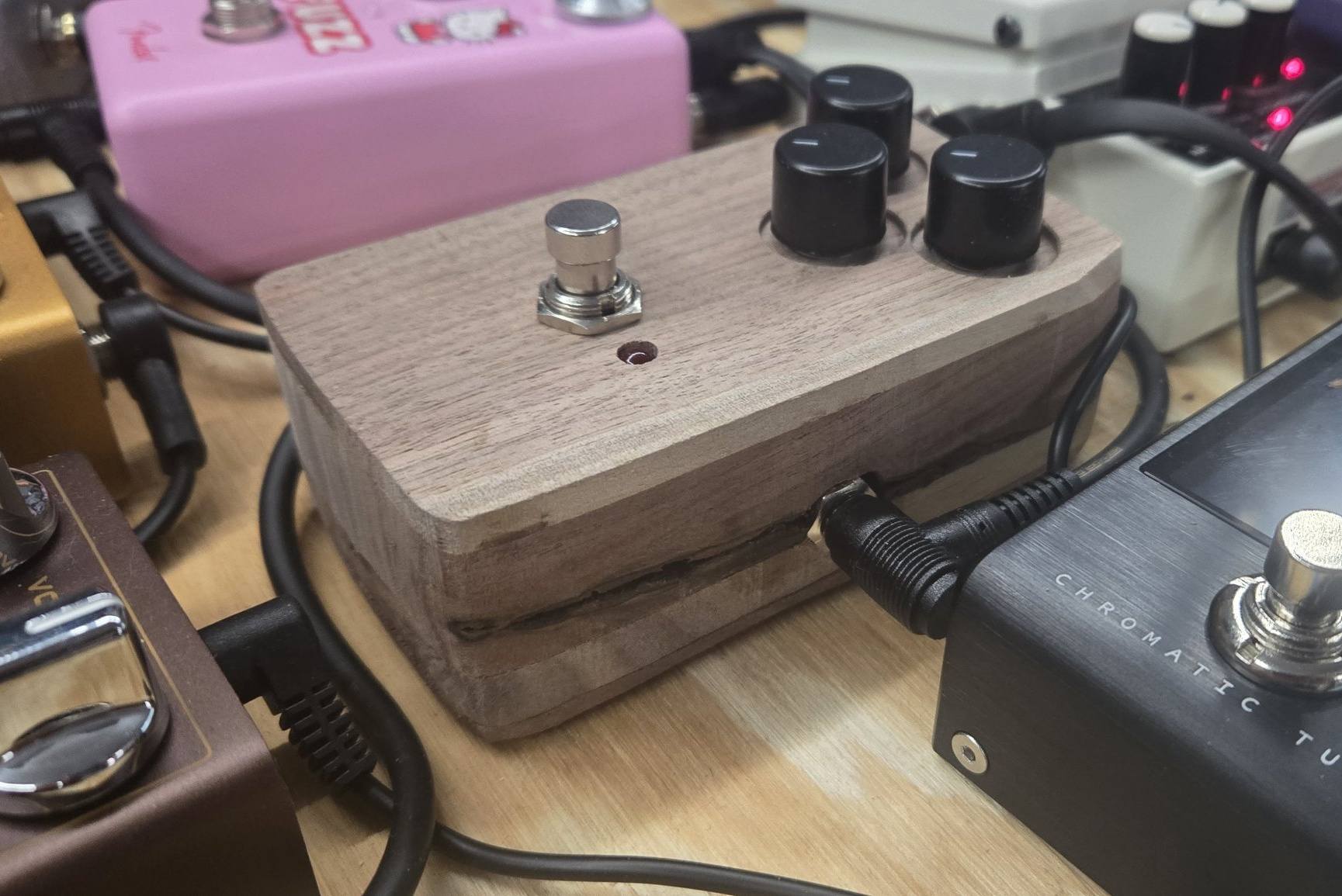 Modifying EHX Big Muff nano with JHS Moon Pi