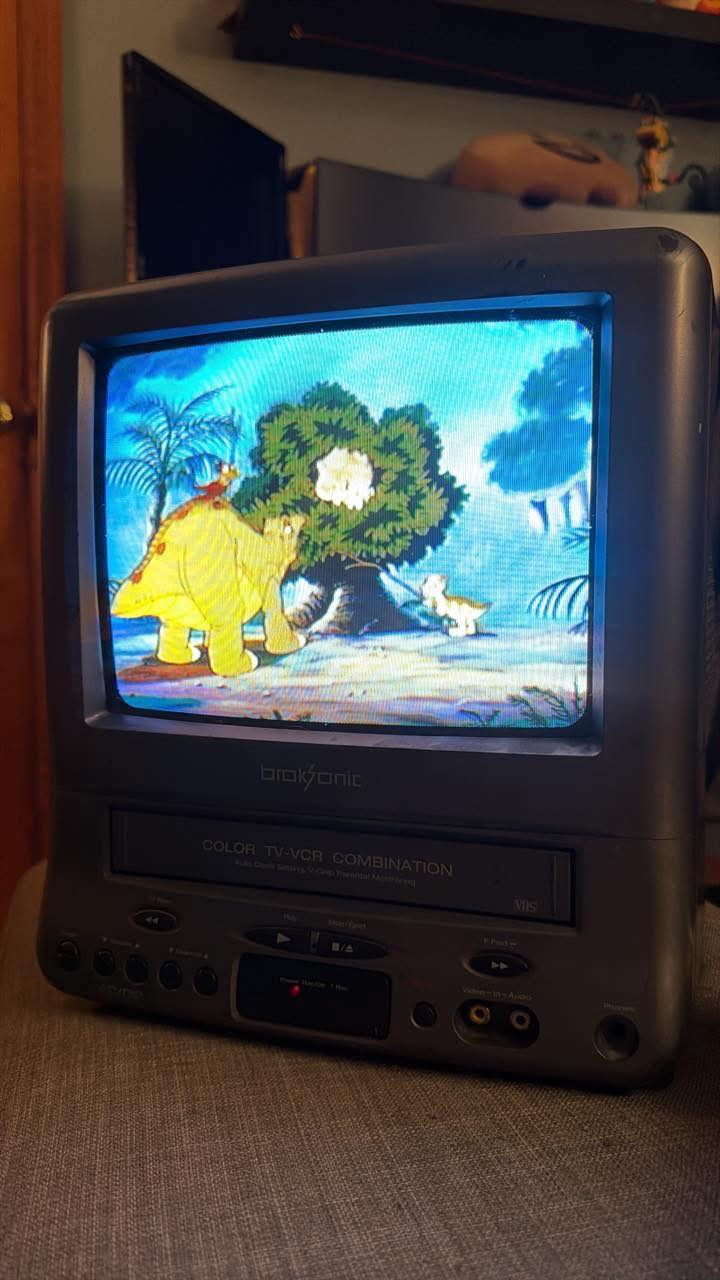 What is known about Broksonic TVs, specifically model SC-20145?
