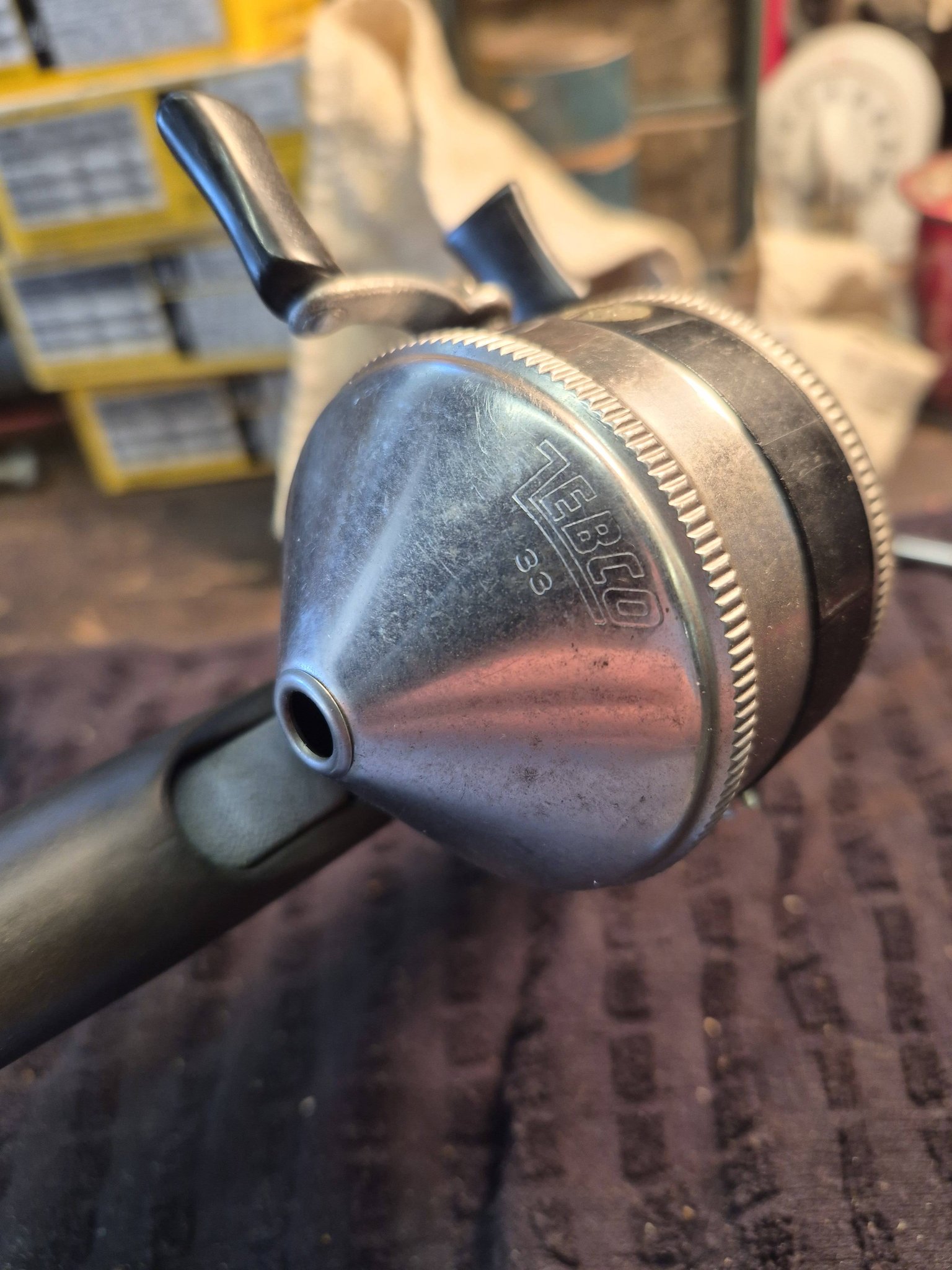 did 33 fishing reels have l8 stamped 80W 2-Speed Reel on a Tournament Edition Straight Fishing Rod 8+1 stainless steel bearing system and Hydrophobic Line Roller Bearing has made the Slammer IV the ultimate workhorse reel Who used the old Zebco
