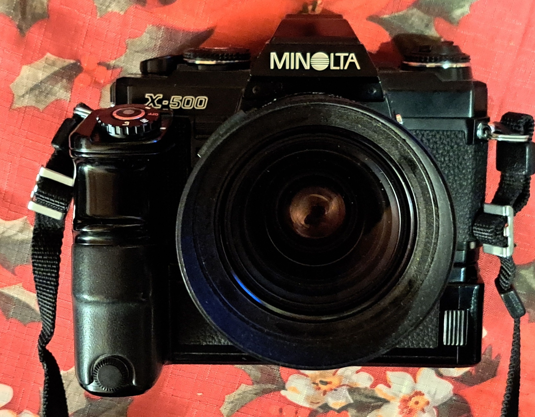Minolta X-500 camera with Motor Drive MD-1 and 35-70mm lens