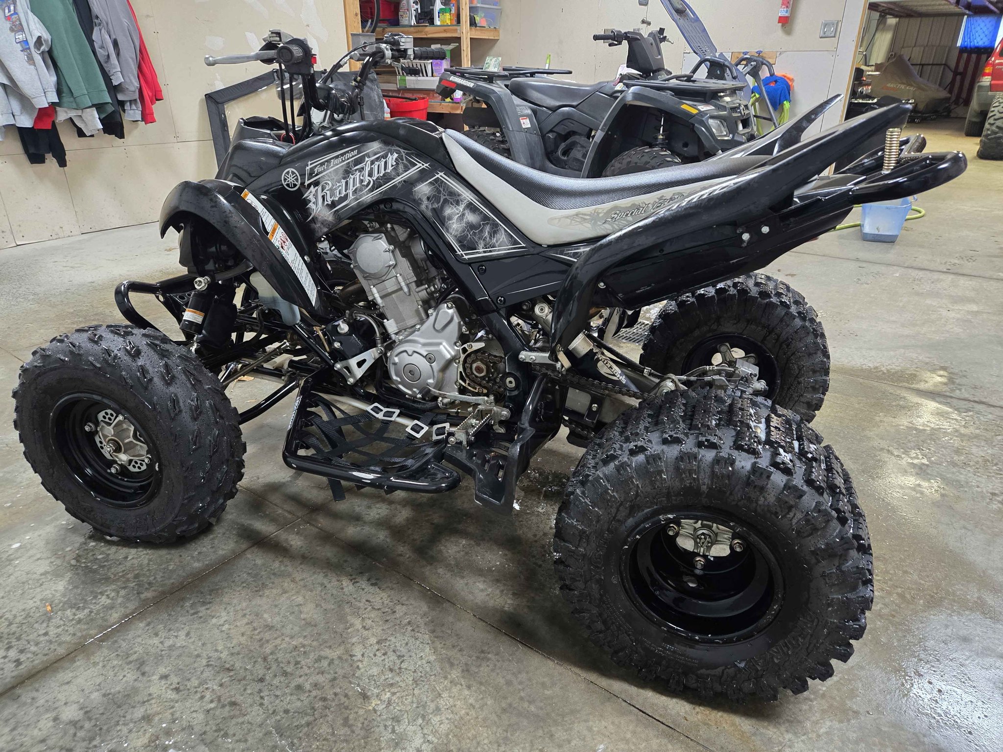 2011 Yamaha raptor 700 se