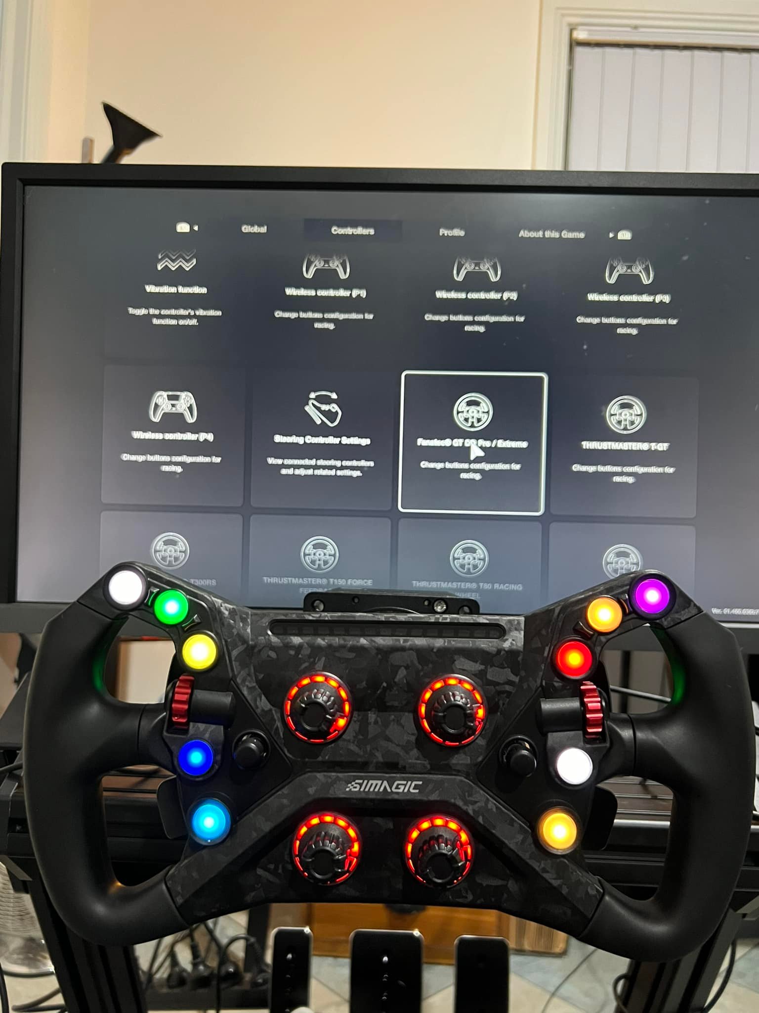 Hi, do any of you play on PS5 with Simagic hardware using the 