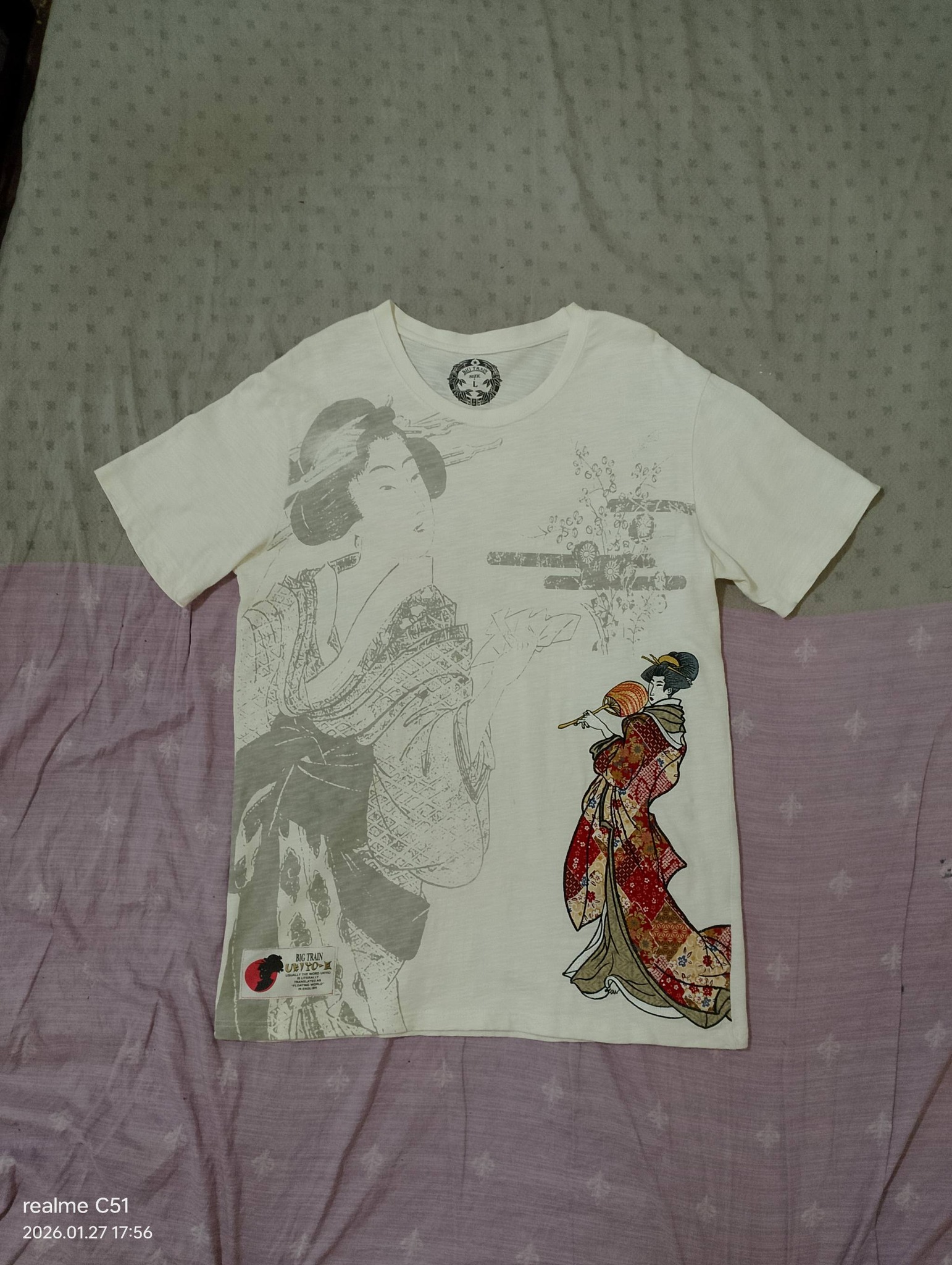 Twice official Japan tour t-shirt dimensions