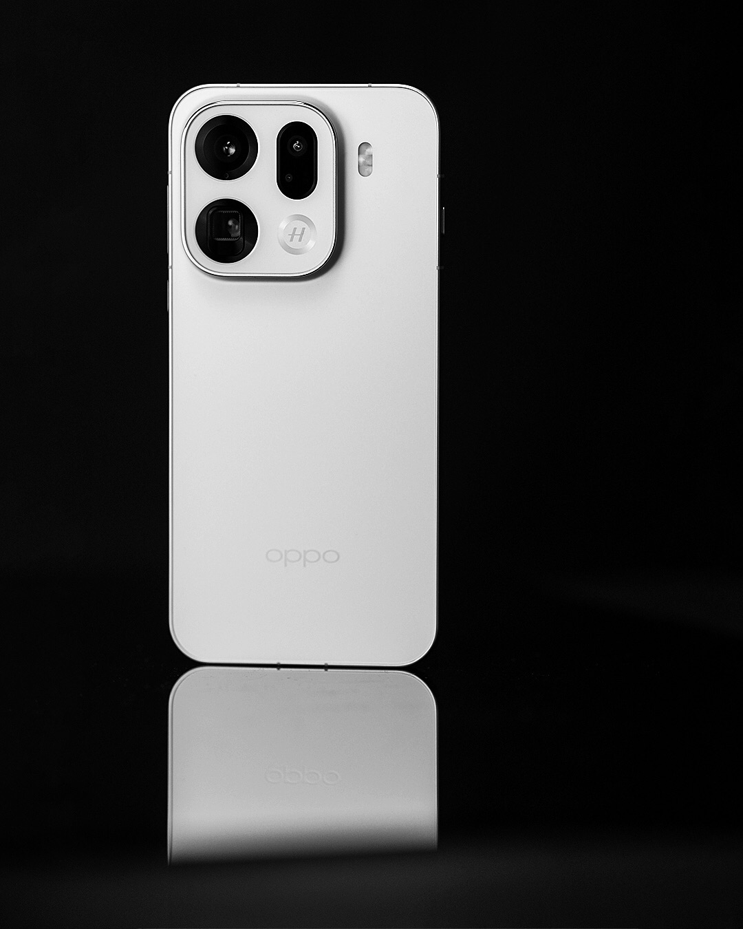 ✨ Introducing the OPPO Find X9 Ultra — where cutting-edge
