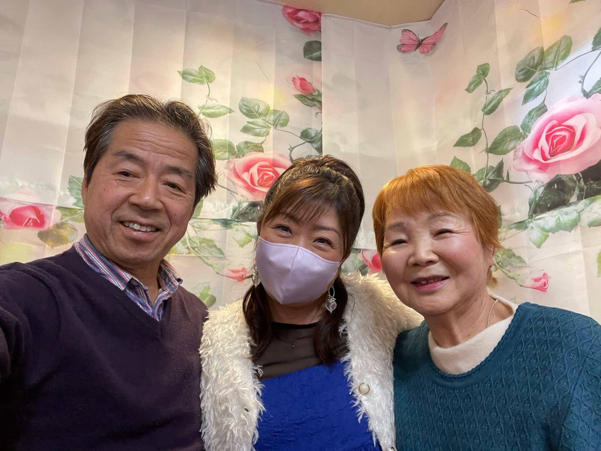 美濃加茂市深田町の『めんそ〜れ』というカラオケ喫茶に行きました