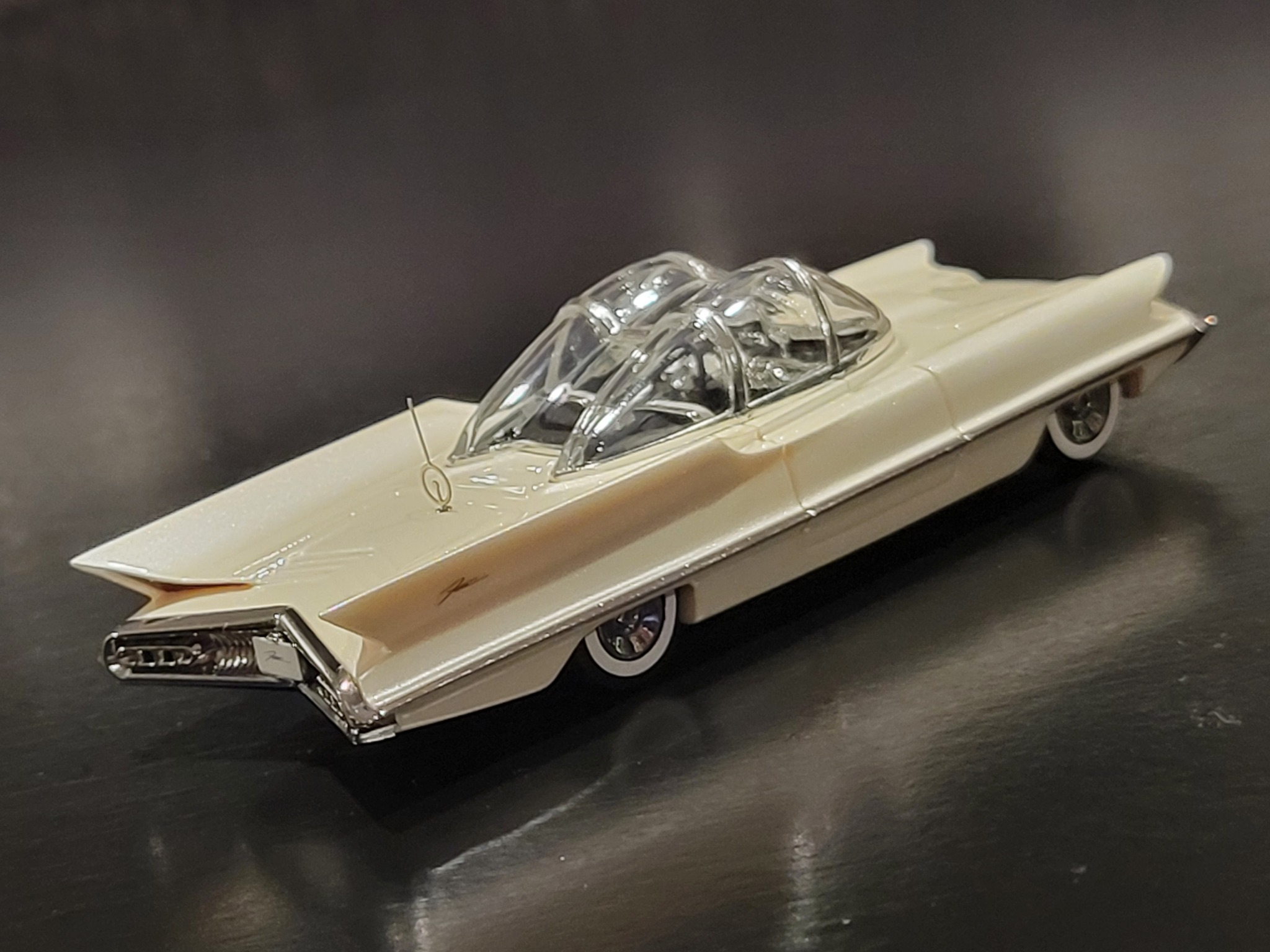 1955 Lincoln Futura Concept Car HRN Model 1/64 This looked like a