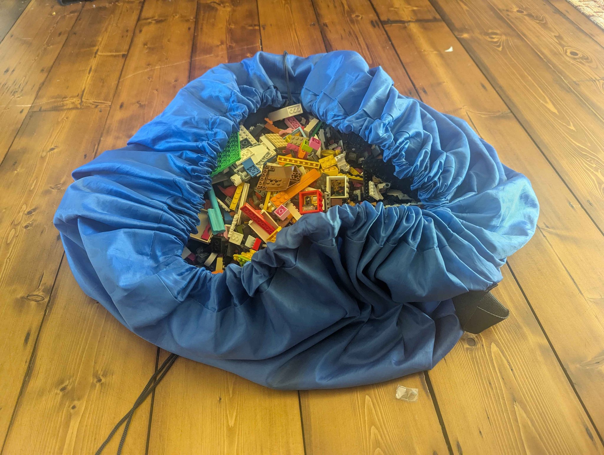 Mixed lego in drawstring bag/ sheet - Building Blocks - Clevedon ...