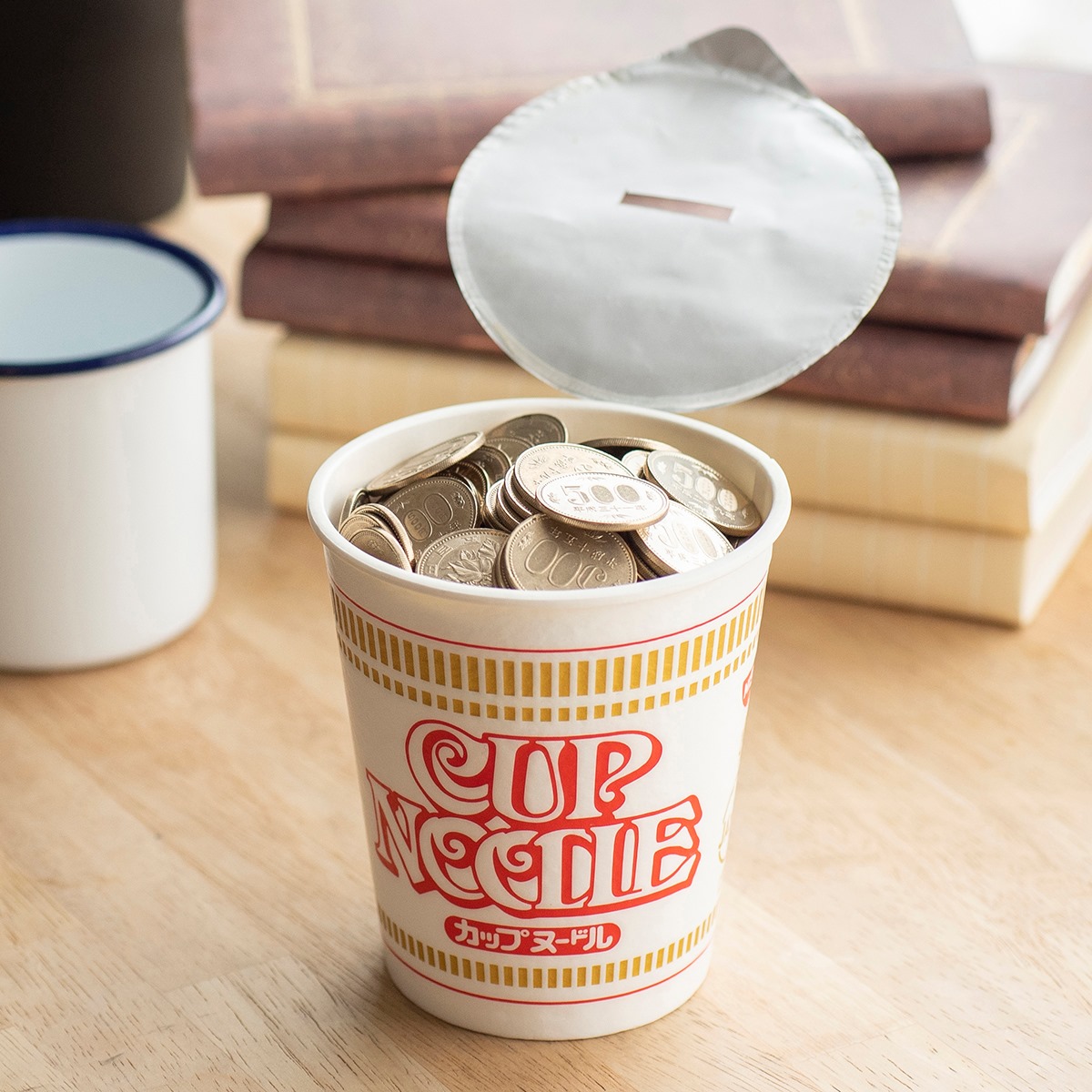 ☆激レア！！☆未使用☆　カップヌードル　貯金箱　※箱のみ開封 ふとカップヌードルを貯金箱にしたら いくら貯まるのか、という どう
