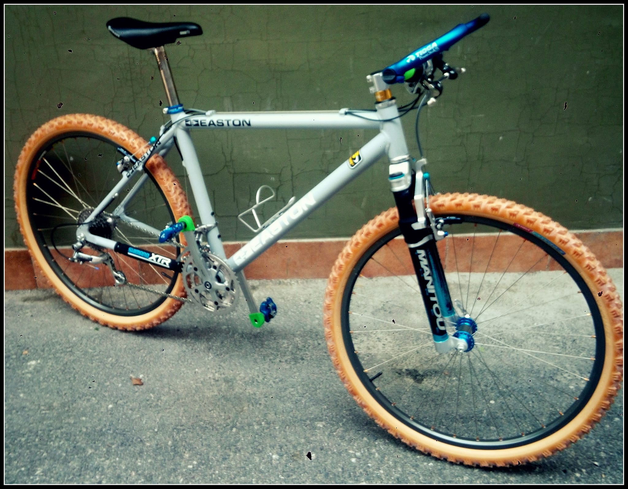 bester rennrad rahmen Disc A9 – ICAN Cycling Engines & Motors Color:Two Tone Black Punch AudioFront - Expression Pedal