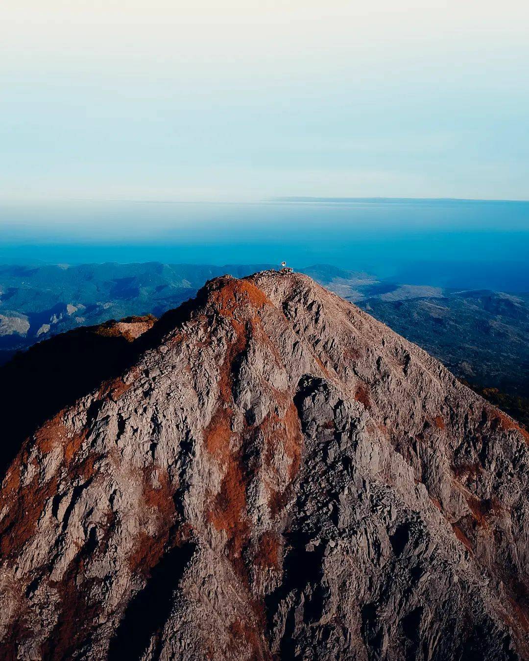 Jalur dengan tanjakan yang... - Jelajah Pendaki Indonesia