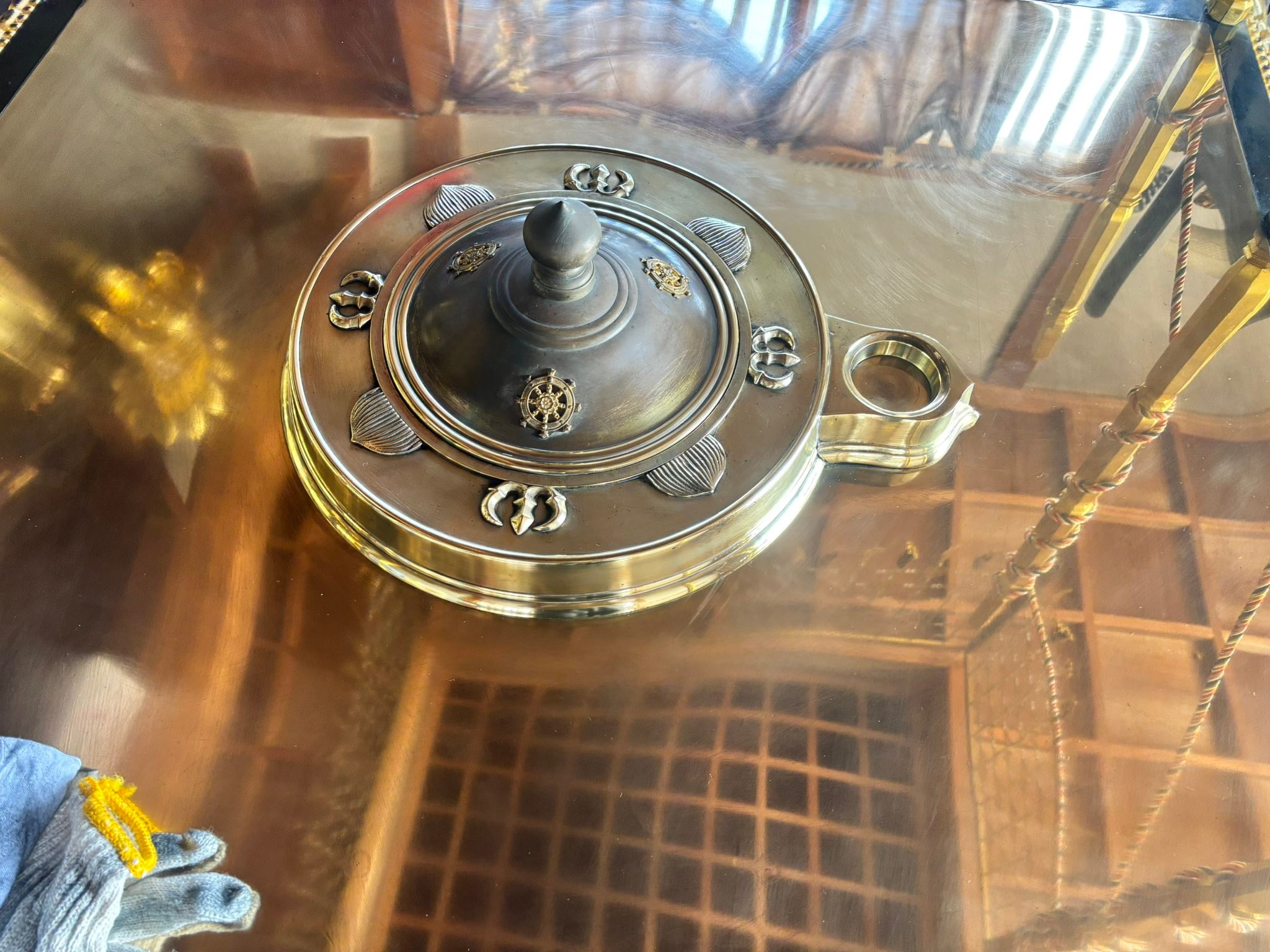 節分護摩供では結構な燃え上がりでしたので、護摩炉もいつもより焦付き 