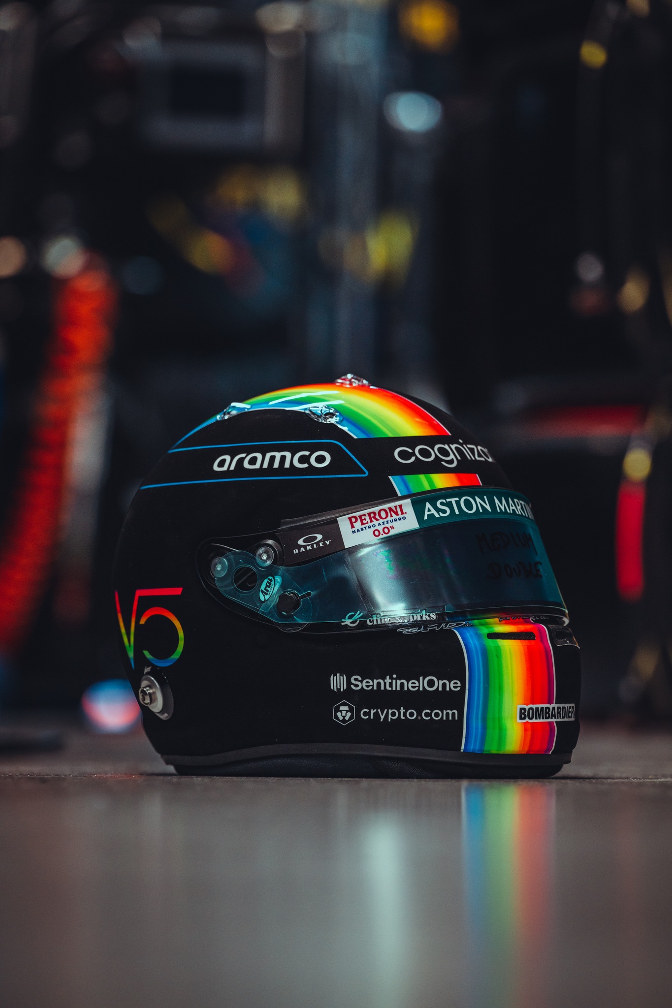 F1 - Seb's sensational Singapore helmet 📸 Aston Martin...