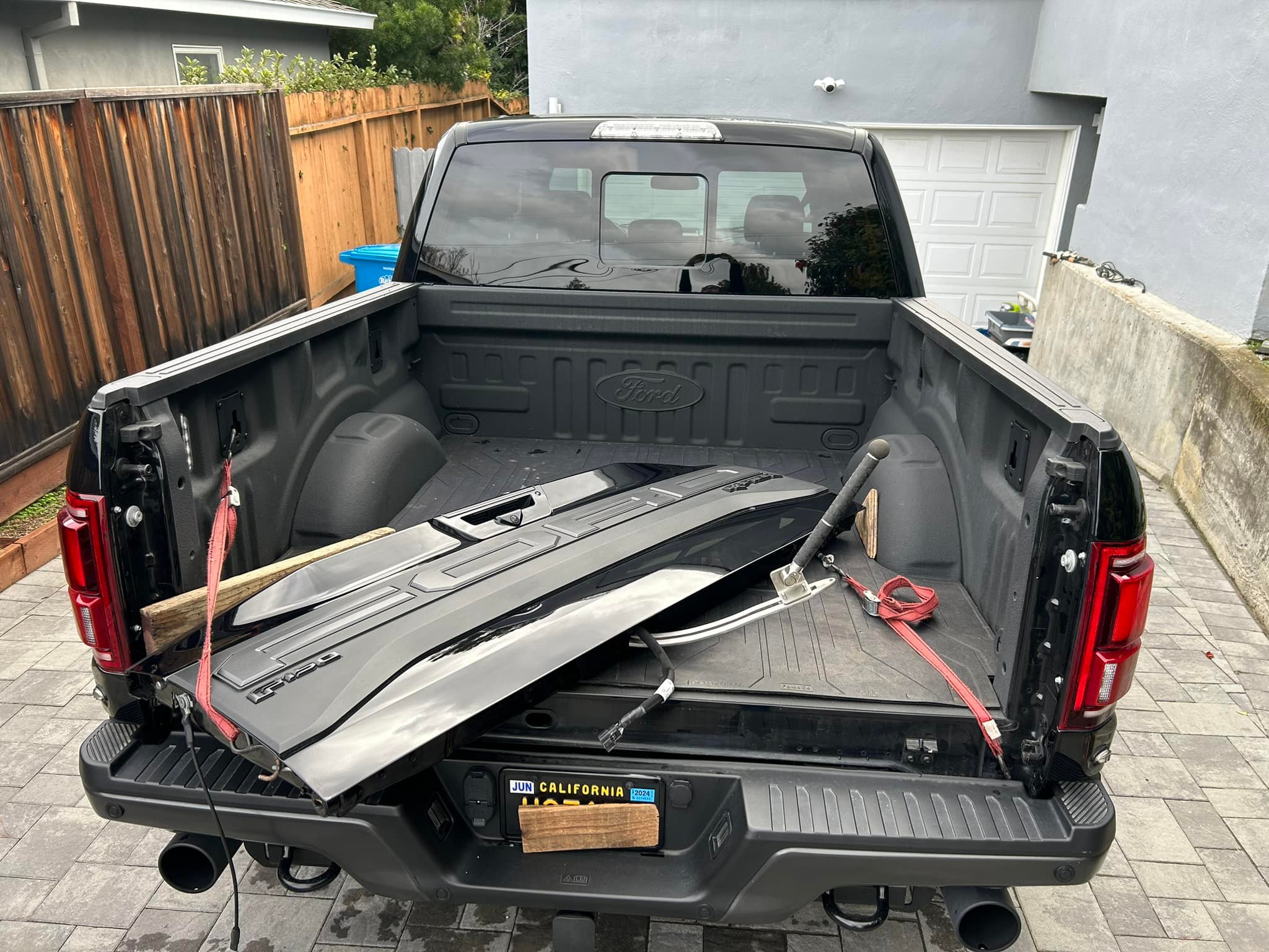 Sal Contreras - My setup for a heavy aluminum tailgate...