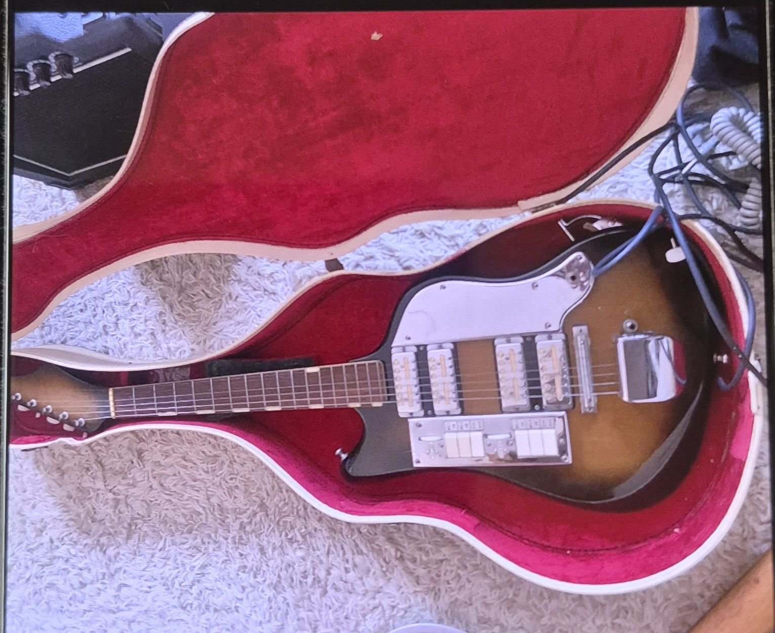 Identify vintage Japanese guitar from 1970s?