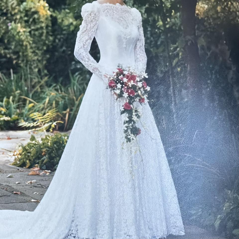 wonderstruck white glitter lace up embroidered lace maxi dress Free wedding for sale in West Chester, PA NoKos