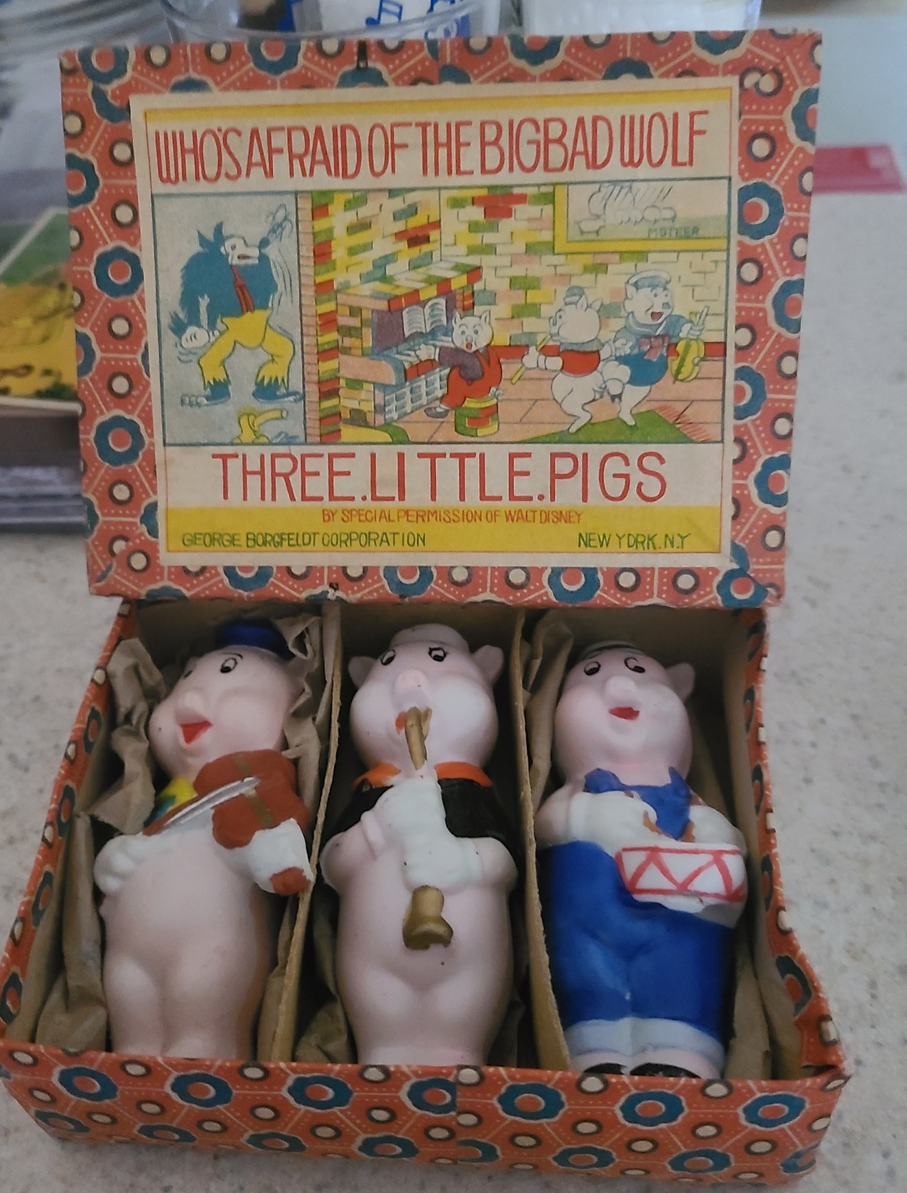 Mint condition 1930's Three little pigs boxed set. Not a reproduction