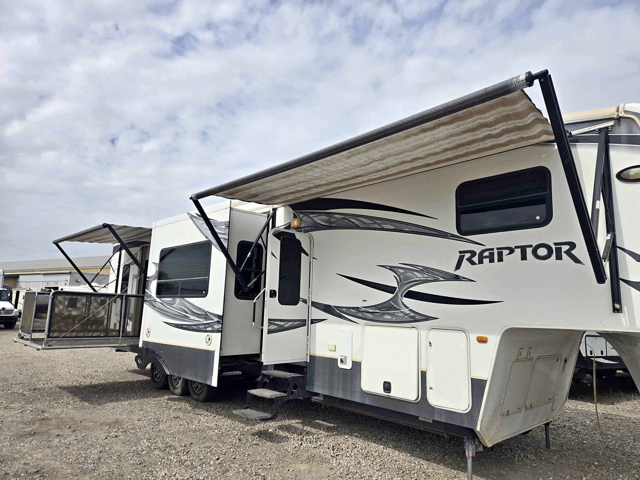 2013 Keystone Raptor 384 14 foot garage toy hauler - RVs & Campers ...