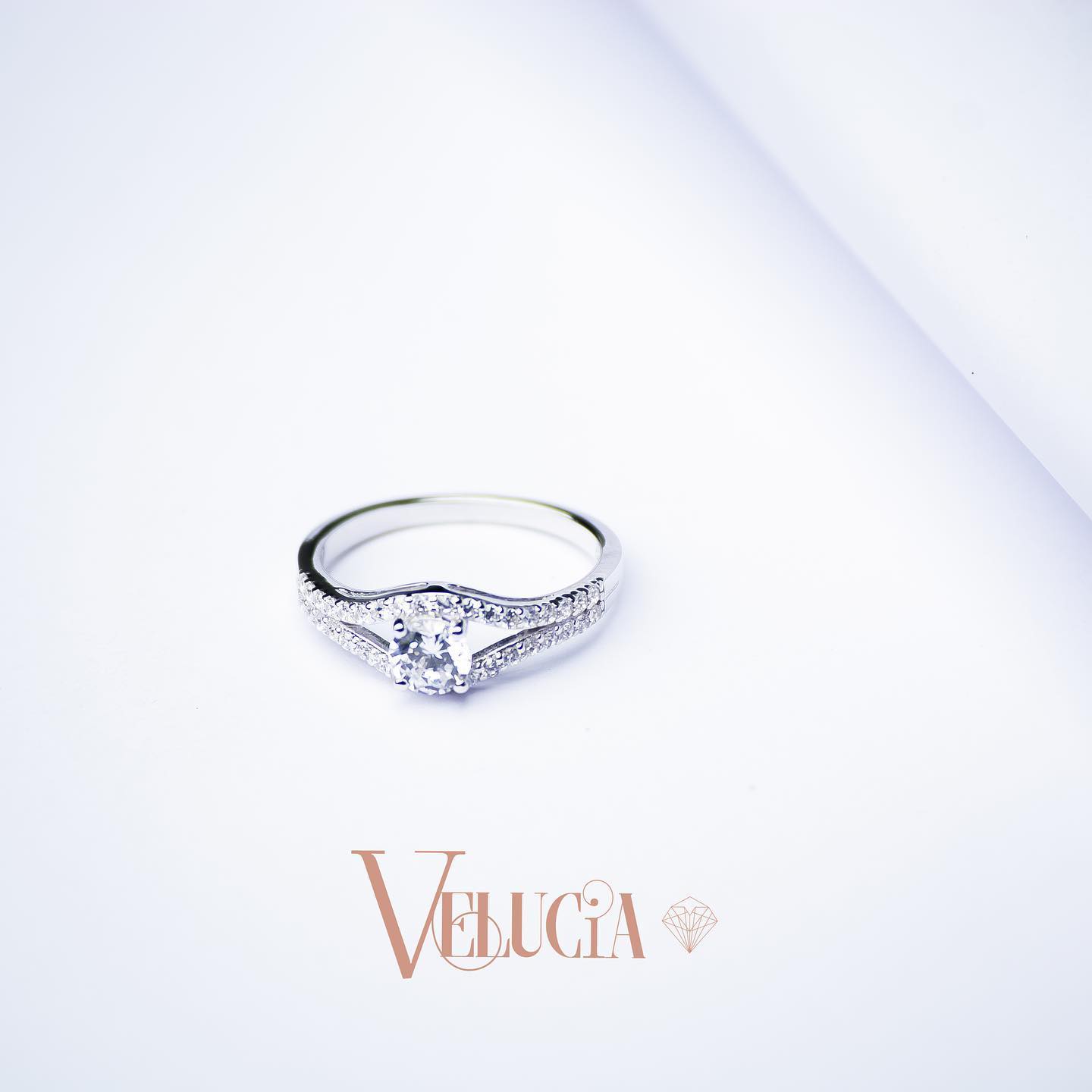 VELUCiA - Home | Facebook