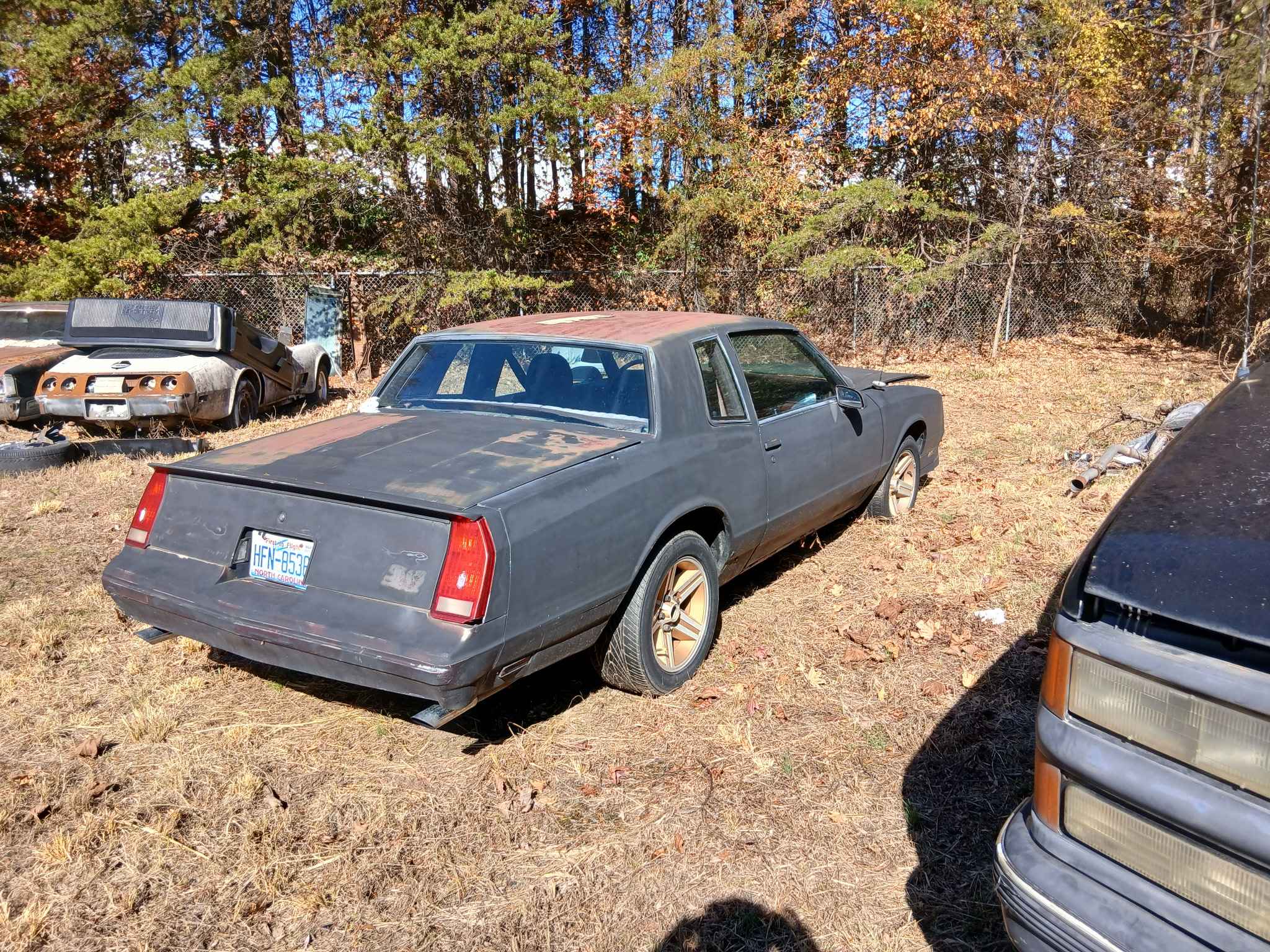 1974 monte carlo has sb 400 aluminum radiator,electric fans. 2