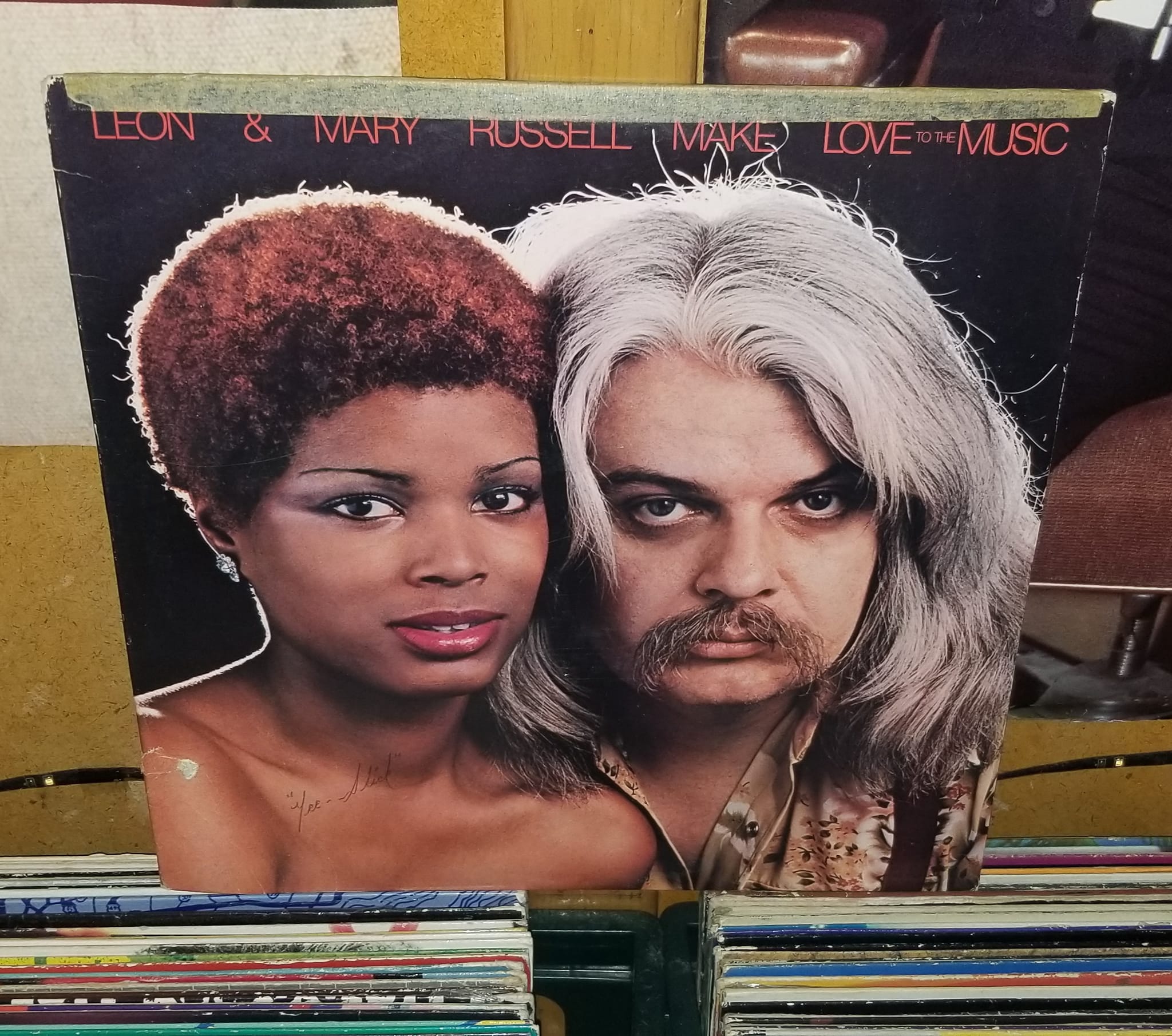 Leon & Mary Russell - Make Love To The Music...1977